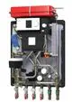 Wärmeübergabestation mit verschiedenen Anschlüssen, Messinstrumenten und Steuerungselementen. Danfoss-Technologie in kompakter Bauweise für Heizungsanwendungen.